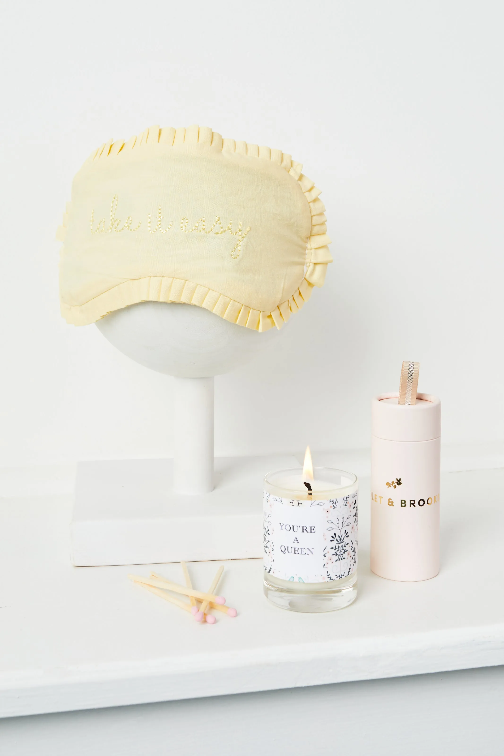 Abby Ruffle Eye Mask Candle Set