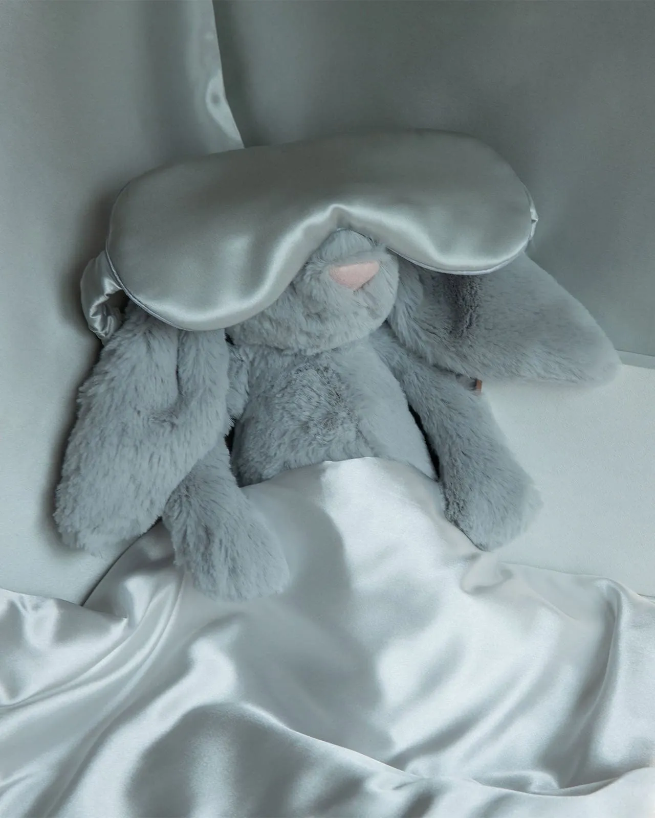 FEELITS 100% Royal Mulberry Silk. Natural Beauty Sleep Eye Mask- 22-momme Silver Grey